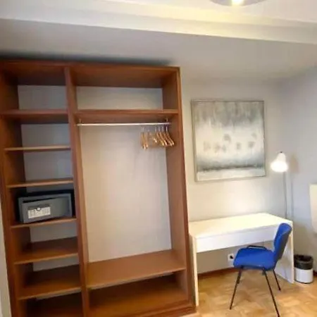 Quarto Com Wc Privativo - Arrendamento Mensal Feriehus